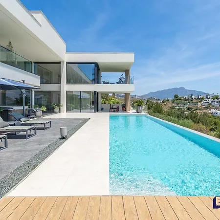Rabella - 5br Luxury Seaviews Amenities Villa
