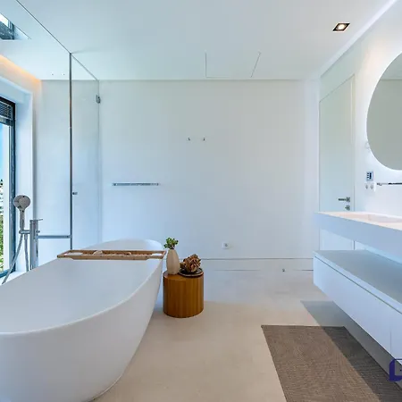 Villa Rabella - 5br Luxury Seaviews Amenities