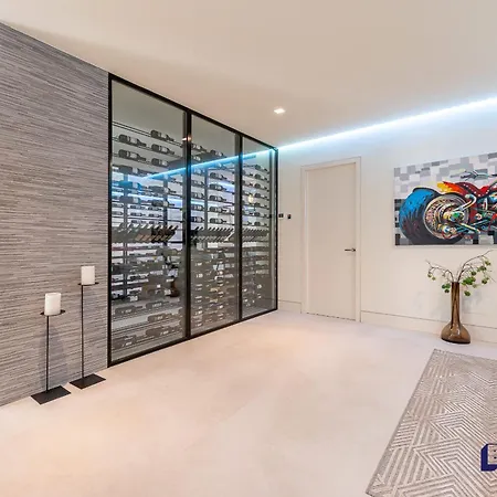 Rabella - 5br Luxury Seaviews Amenities
